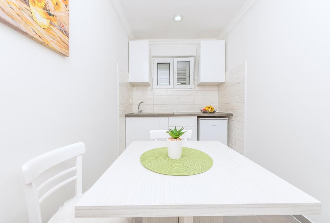 Apartments Petrusic Makarska Eksteriør billede