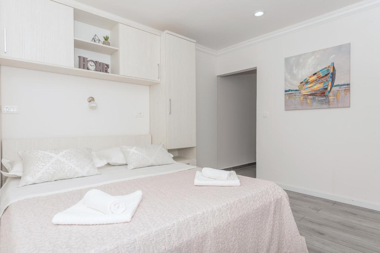 Apartments Petrusic Makarska Eksteriør billede