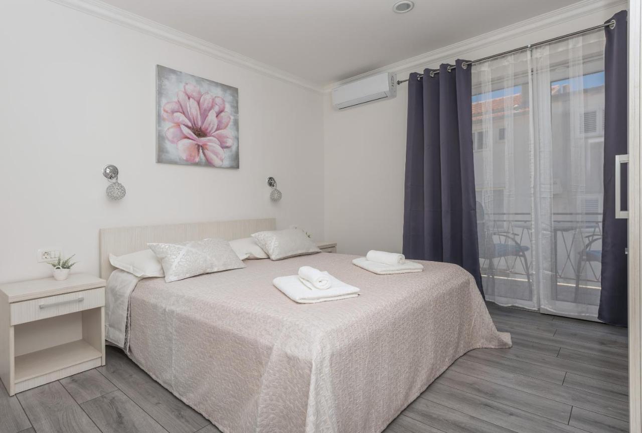 Apartments Petrusic Makarska Eksteriør billede