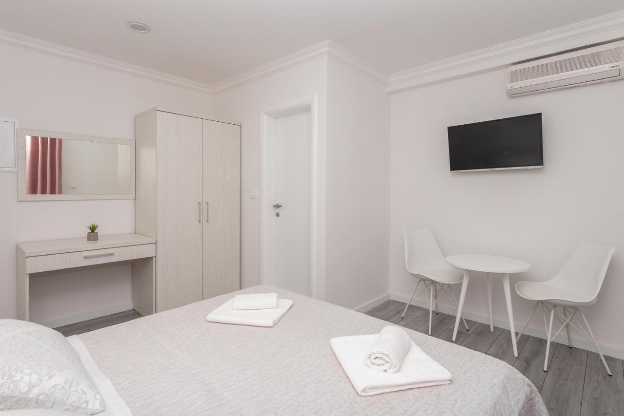 Apartments Petrusic Makarska Eksteriør billede
