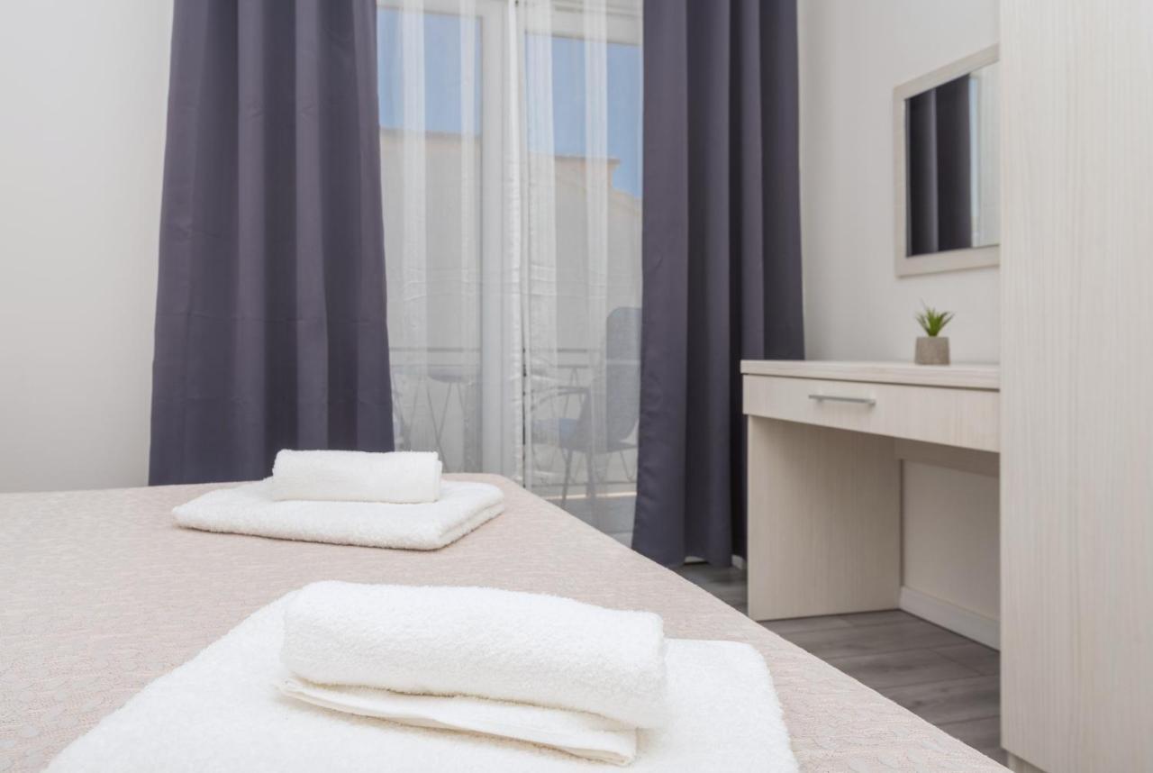 Apartments Petrusic Makarska Eksteriør billede