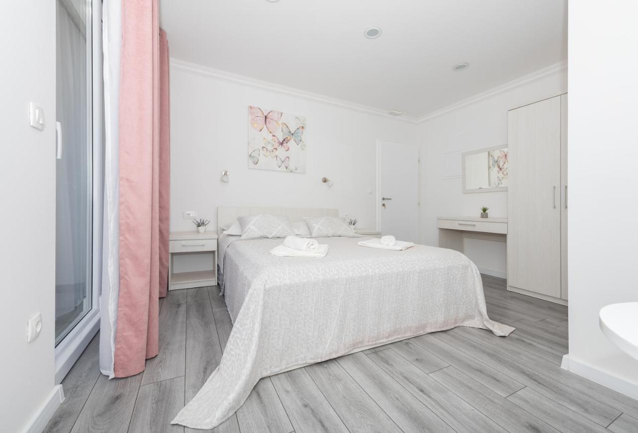 Apartments Petrusic Makarska Eksteriør billede